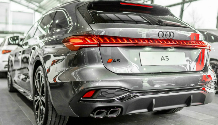 AUDI A5 ŽE V SALONIH AUDI